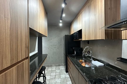 Cozinha de apartamento à venda com 2 quartos, 69m² em Tamboré, Barueri