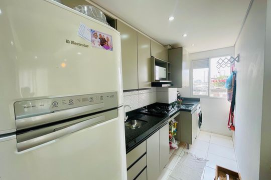 Cozinha de apartamento à venda com 2 quartos, 36m² em Vila das Bandeiras, Guarulhos