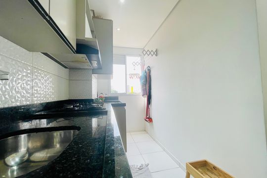 Cozinha de apartamento à venda com 2 quartos, 36m² em Vila das Bandeiras, Guarulhos