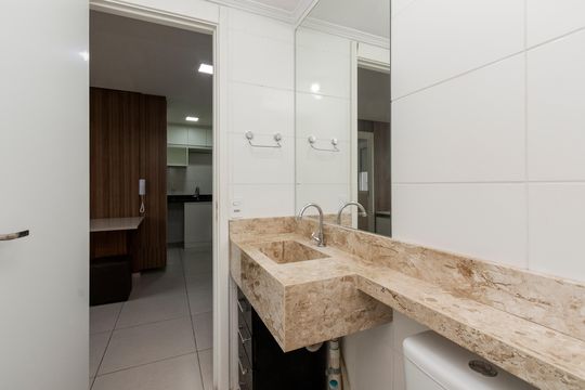 Banheiro de apartamento para alugar com 2 quartos, 34m² em Santo Amaro, São Paulo