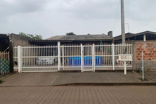 Fachada de casa à venda com 2 quartos, 80m² em Vicentina, São Leopoldo