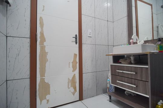 Banheiro de casa à venda com 2 quartos, 80m² em Vicentina, São Leopoldo