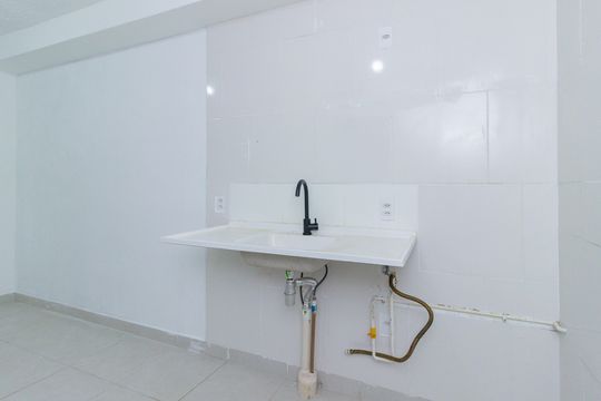 Cozinha de apartamento para alugar com 2 quartos, 32m² em Piqueri, São Paulo