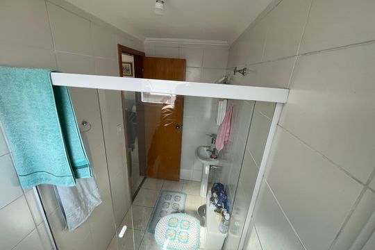 Banheiro de apartamento à venda com 1 quarto, 40m² em Centro, Guarulhos
