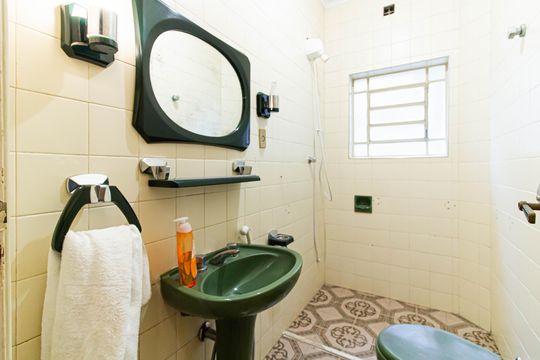 Banheiro de casa à venda com 4 quartos, 256m² em Pompeia, São Paulo