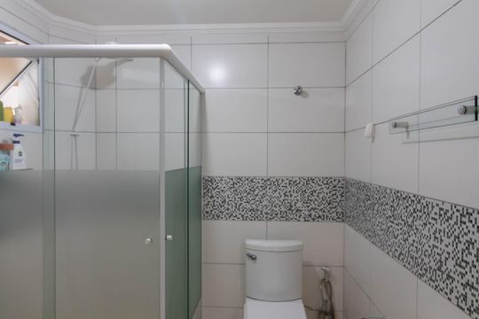 Banheiro de apartamento para alugar com 2 quartos, 51m² em Jardim Paraiso, Guarulhos