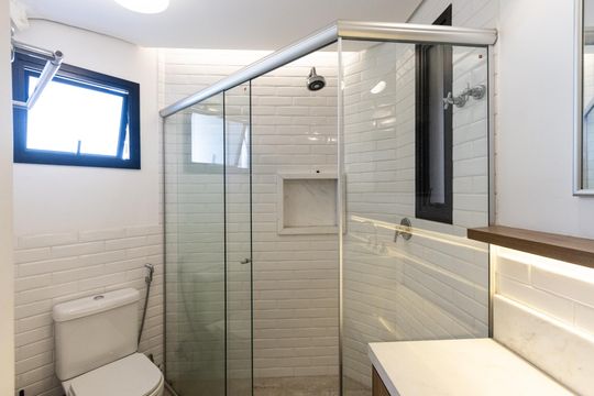 Banheiro Suíte 1 de apartamento à venda com 4 quartos, 310m² em Alto da Lapa, São Paulo