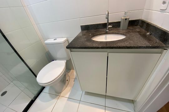 Banheiro de apartamento para alugar com 2 quartos, 34m² em Butantã, São Paulo