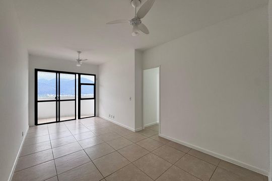 Sala de apartamento à venda com 3 quartos, 92m² em Barra da Tijuca, Rio de Janeiro
