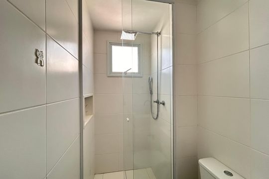 Banheiro da Suíte de apartamento para alugar com 2 quartos, 49m² em Vila Pirituba, São Paulo