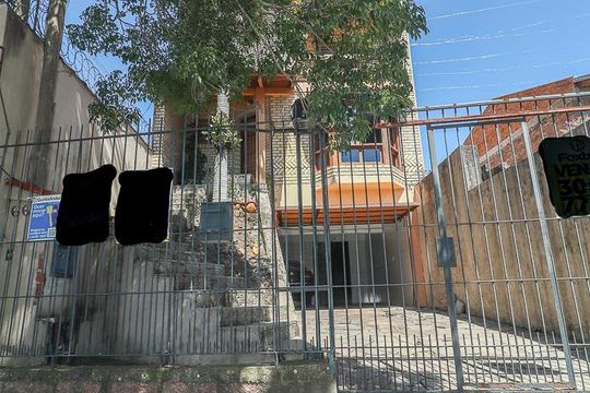 Fachada/Placa de casa à venda com 4 quartos, 400m² em Bom Jesus, Porto Alegre