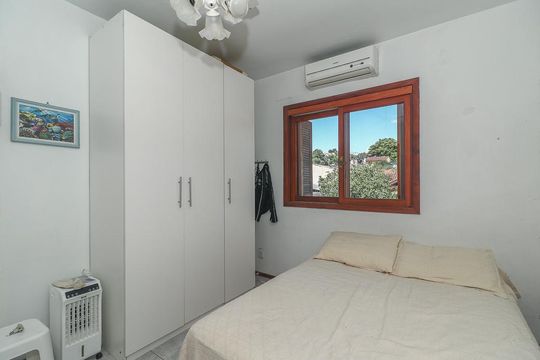 Quarto 2 de casa à venda com 4 quartos, 400m² em Bom Jesus, Porto Alegre