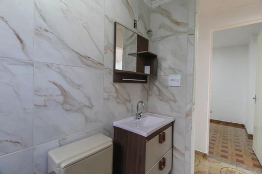 Banheiro Social de apartamento para alugar com 2 quartos, 50m² em Vila Ivone, São Paulo