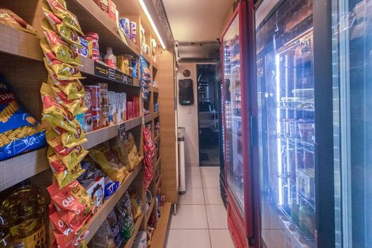mercadinho_2 de apartamento para alugar com 2 quartos, 45m² em Parque Fongaro, São Paulo