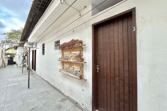 Fachada da Casa de casa para alugar com 1 quarto, 35m² em Vila Campestre, São Paulo