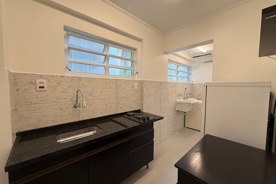 Cozinha de apartamento para alugar com 1 quarto, 50m² em Santa Cecília, São Paulo