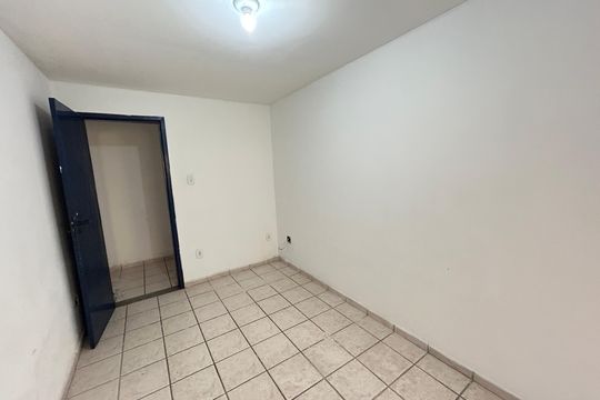 Quarto 1 de casa para alugar com 3 quartos, 94m² em Vila Valqueire, Rio de Janeiro