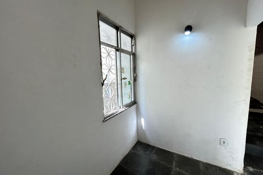 Quarto de Serviço de casa para alugar com 3 quartos, 94m² em Vila Valqueire, Rio de Janeiro