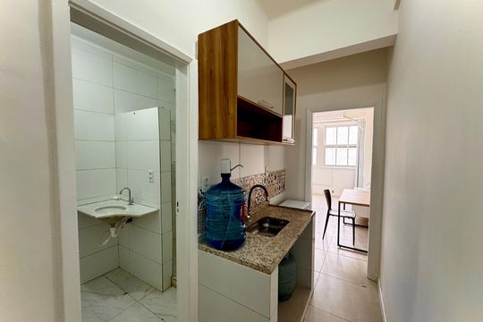Corredor de apartamento para alugar com 1 quarto, 26m² em Centro, Rio de Janeiro