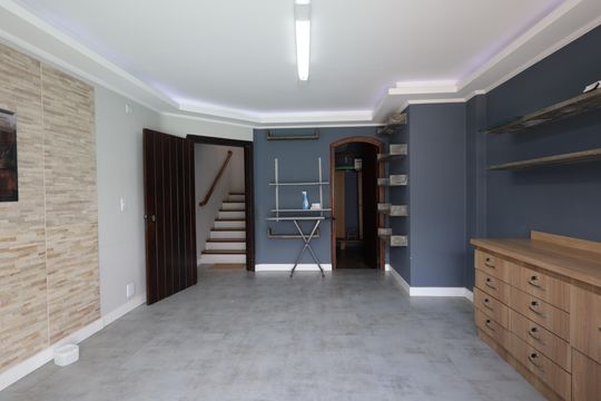 Área comum de casa para alugar com 3 quartos, 435m² em Jardim Leonor, São Paulo