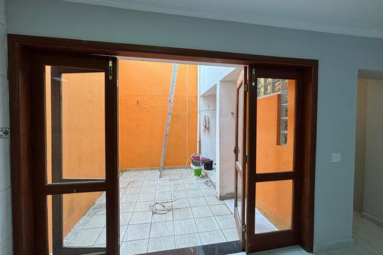 Jardim interno de casa para alugar com 2 quartos, 75m² em Pinheiros, São Paulo