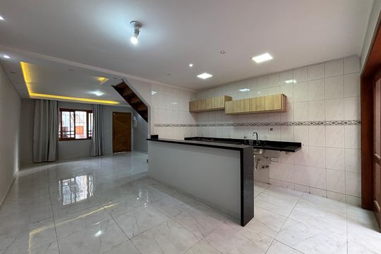 Cozinha de casa para alugar com 2 quartos, 75m² em Pinheiros, São Paulo
