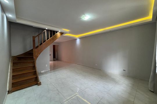 Sala  de casa para alugar com 2 quartos, 75m² em Pinheiros, São Paulo