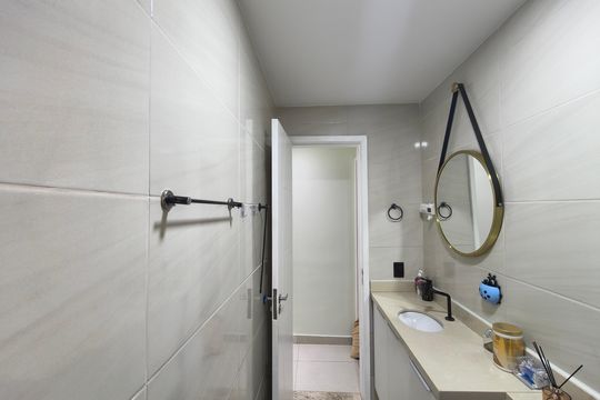 Banheiro social de apartamento à venda com 2 quartos, 56m² em Freguesia (jacarepaguá), Rio de Janeiro