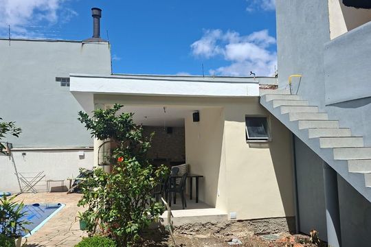Casa à venda com 3 quartos, 141m² em Sarandi, Porto Alegre