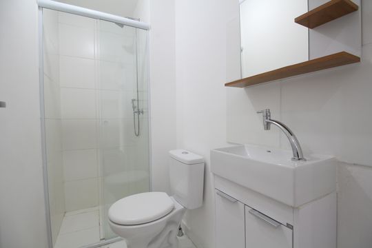 Banheiro de apartamento para alugar com 1 quarto, 32m² em Vila Sônia, São Paulo