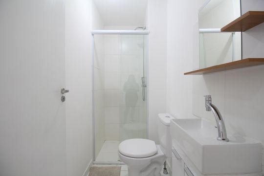 Banheiro de apartamento para alugar com 1 quarto, 32m² em Vila Sônia, São Paulo