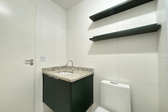 Banheiro  de kitnet/studio à venda com 1 quarto, 24m² em Pinheiros, São Paulo
