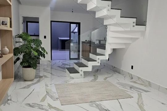 Casa à venda com 4 quartos, 192m² em Vila Monumento, São Paulo