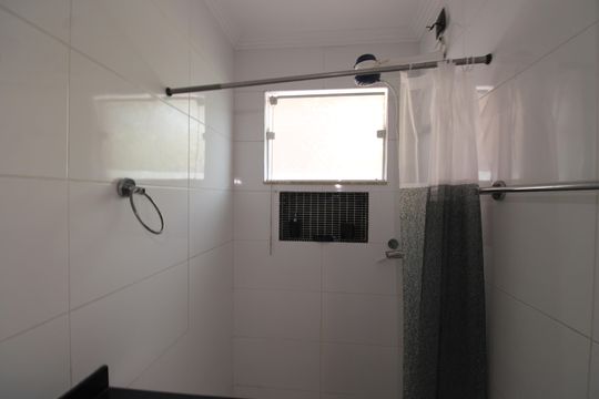 Banheiro da suíte 1 de casa à venda com 4 quartos, 200m² em Jacarepaguá, Rio de Janeiro