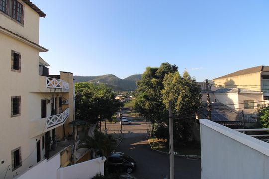 Vista de casa à venda com 4 quartos, 200m² em Jacarepaguá, Rio de Janeiro