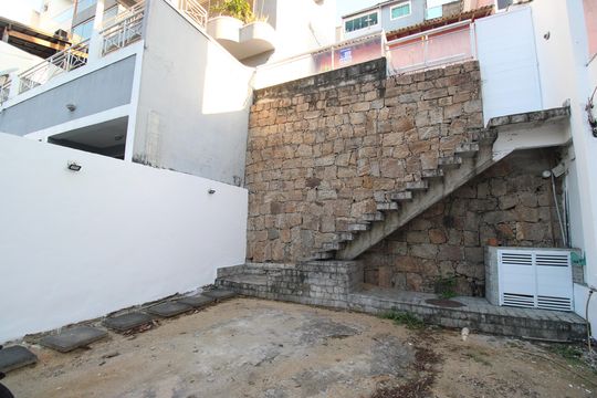 Garagem de casa à venda com 4 quartos, 200m² em Jacarepaguá, Rio de Janeiro