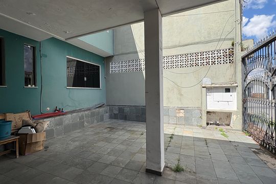 Garagem de casa à venda com 3 quartos, 120m² em Vila Cruz das Almas, São Paulo