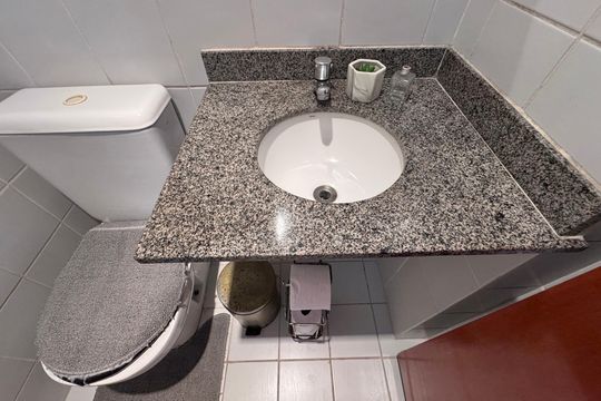 Lavabo de apartamento para alugar com 2 quartos, 110m² em Recreio dos Bandeirantes, Rio de Janeiro