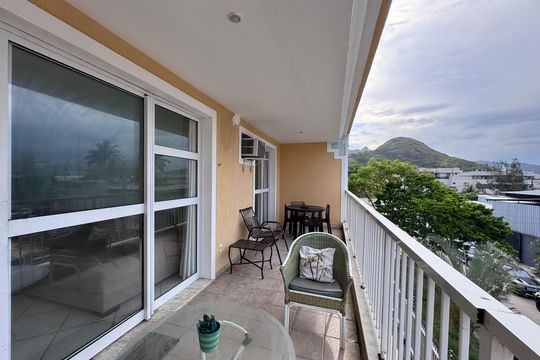 Varanda de apartamento para alugar com 2 quartos, 110m² em Recreio dos Bandeirantes, Rio de Janeiro