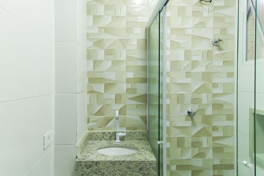 Banheiro de apartamento para alugar com 1 quarto, 30m² em Belém, São Paulo
