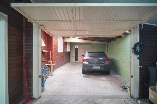 Garagem de casa à venda com 2 quartos, 215m² em Vicentina, São Leopoldo