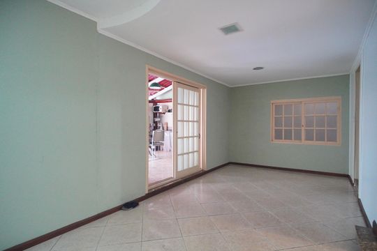 Sala  de casa à venda com 2 quartos, 215m² em Vicentina, São Leopoldo