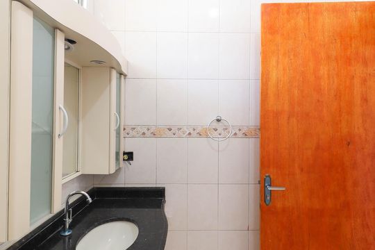 Banheiro Social de casa para alugar com 3 quartos, 94m² em Vila Medeiros, São Paulo