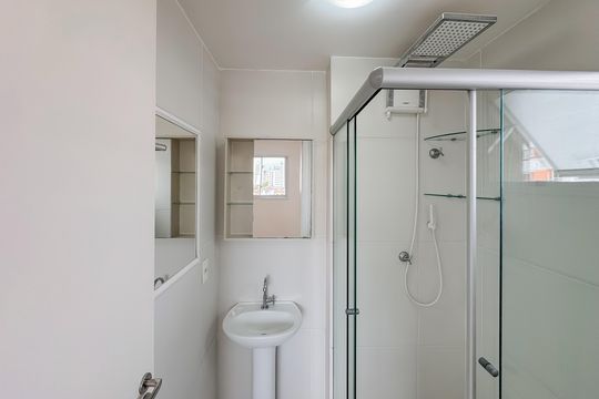 Banheiro de kitnet/studio à venda com 1 quarto, 28m² em Sé, São Paulo