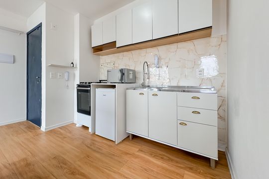 Cozinha de kitnet/studio à venda com 1 quarto, 28m² em Sé, São Paulo