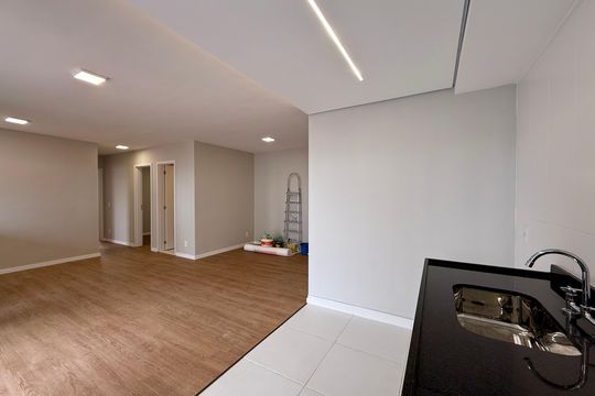 Cozinha de apartamento para alugar com 3 quartos, 109m² em Santo Amaro, São Paulo