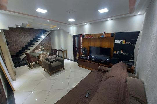 Casa à venda com 3 quartos, 240m² em Jardim América, Rio de Janeiro