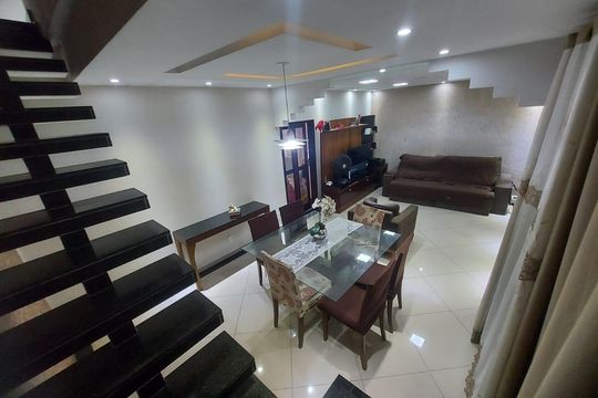 Sala de casa à venda com 3 quartos, 240m² em Jardim América, Rio de Janeiro