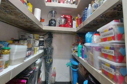 Despensa de casa à venda com 3 quartos, 240m² em Jardim América, Rio de Janeiro