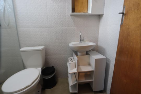 Banheiro de kitnet/studio para alugar com 1 quarto, 30m² em Vila Oratorio, São Paulo